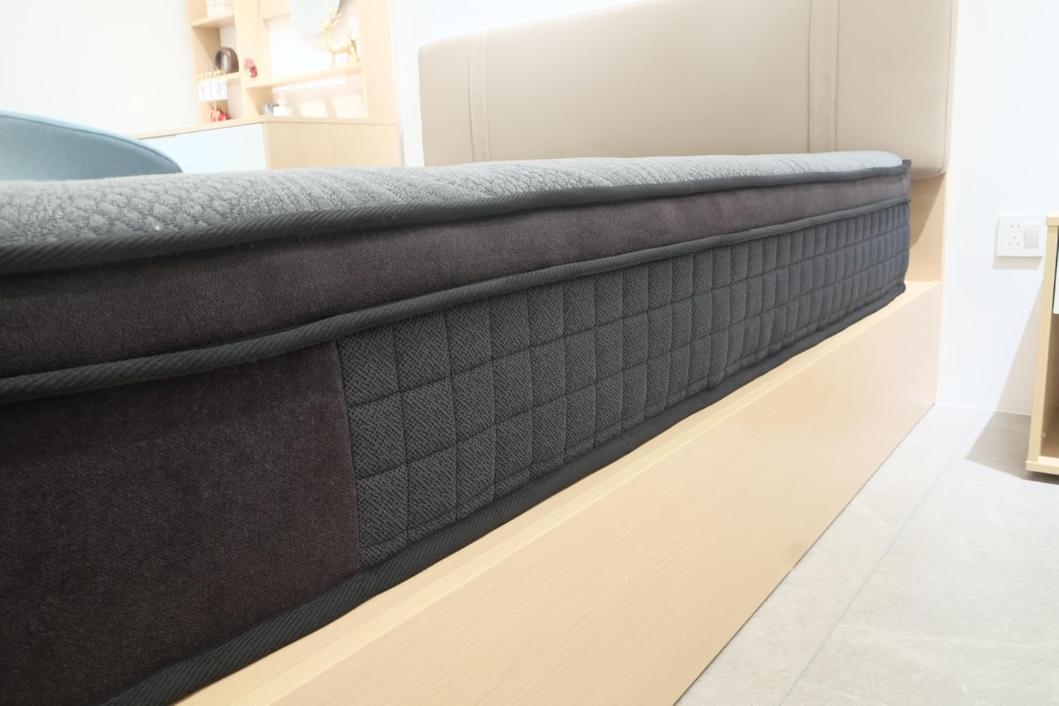 VOZZTTI Double size Maahshmallow Mattress Hybrid Spring Mattress with Memory Foam Double Size mattress | Individually Pocketed Springs, Cooling Knitted Fabric & High-Resilience Support Foam - Image 4